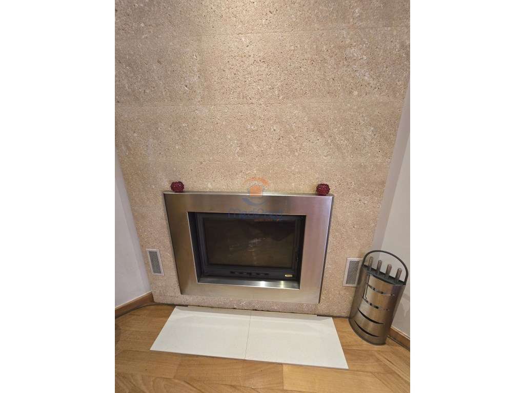 Apartamento T4 (potencial para Duplex) c/ 2 Parqueamentos e Arrecad... - Grande imagem: 4/39