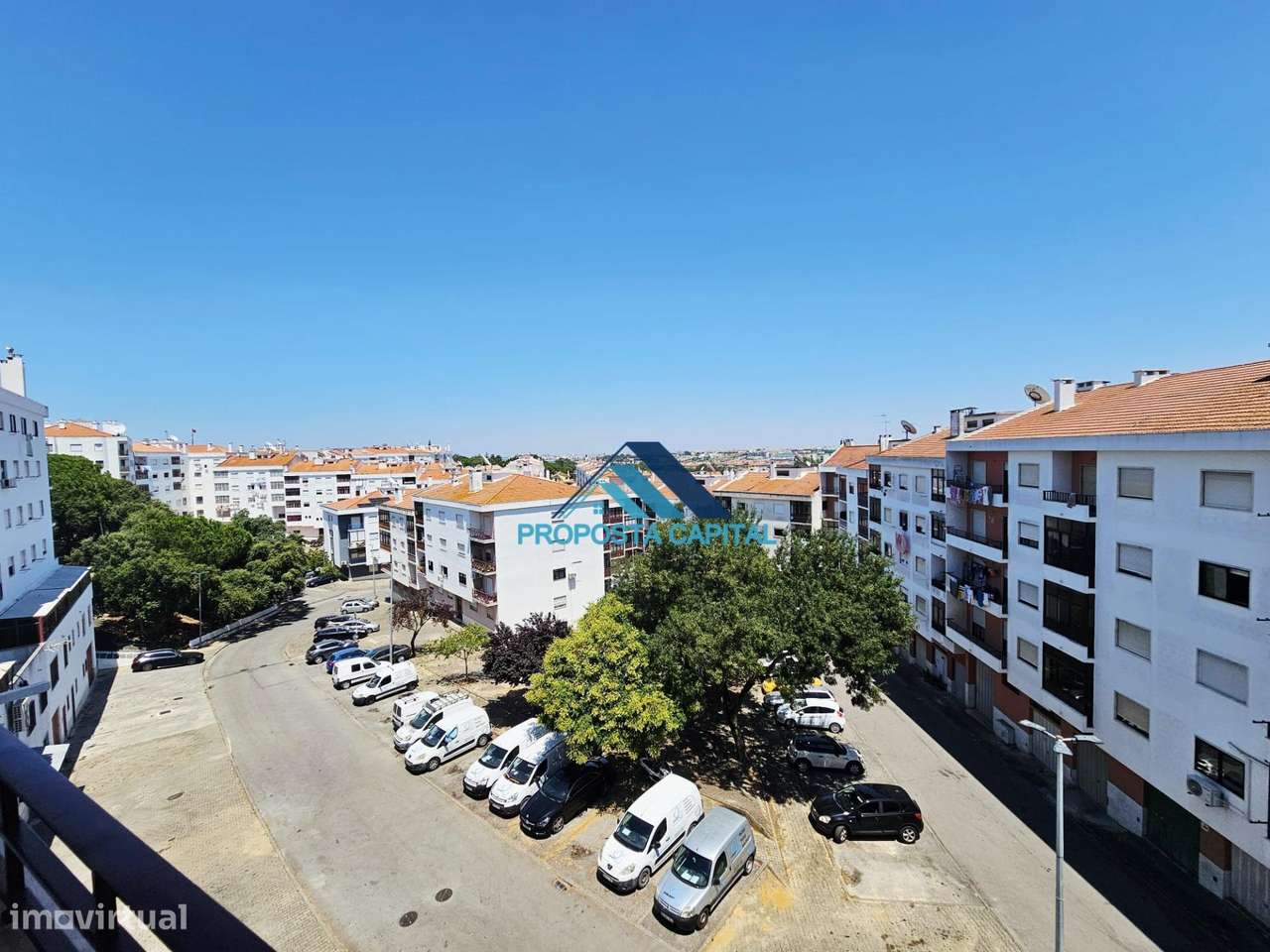 APARTAMENTO T4 REMODELADO CENTRO AMORA-17