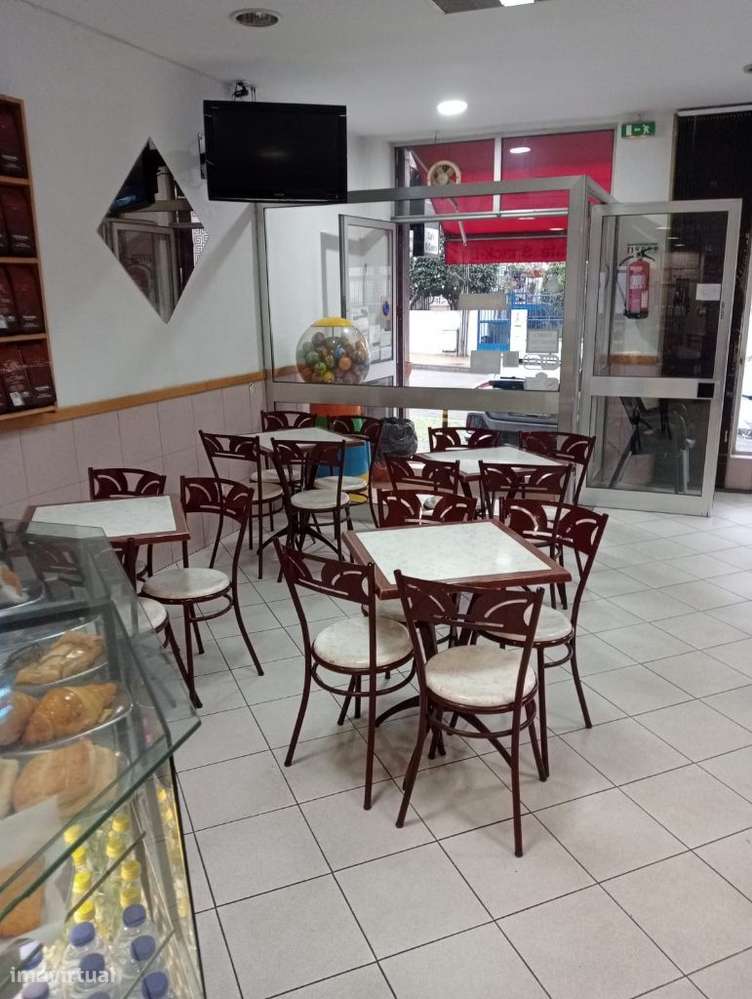 GRANDE OPORTUNIDADE ! TRESPASE DE CAFE EM GAIA-45