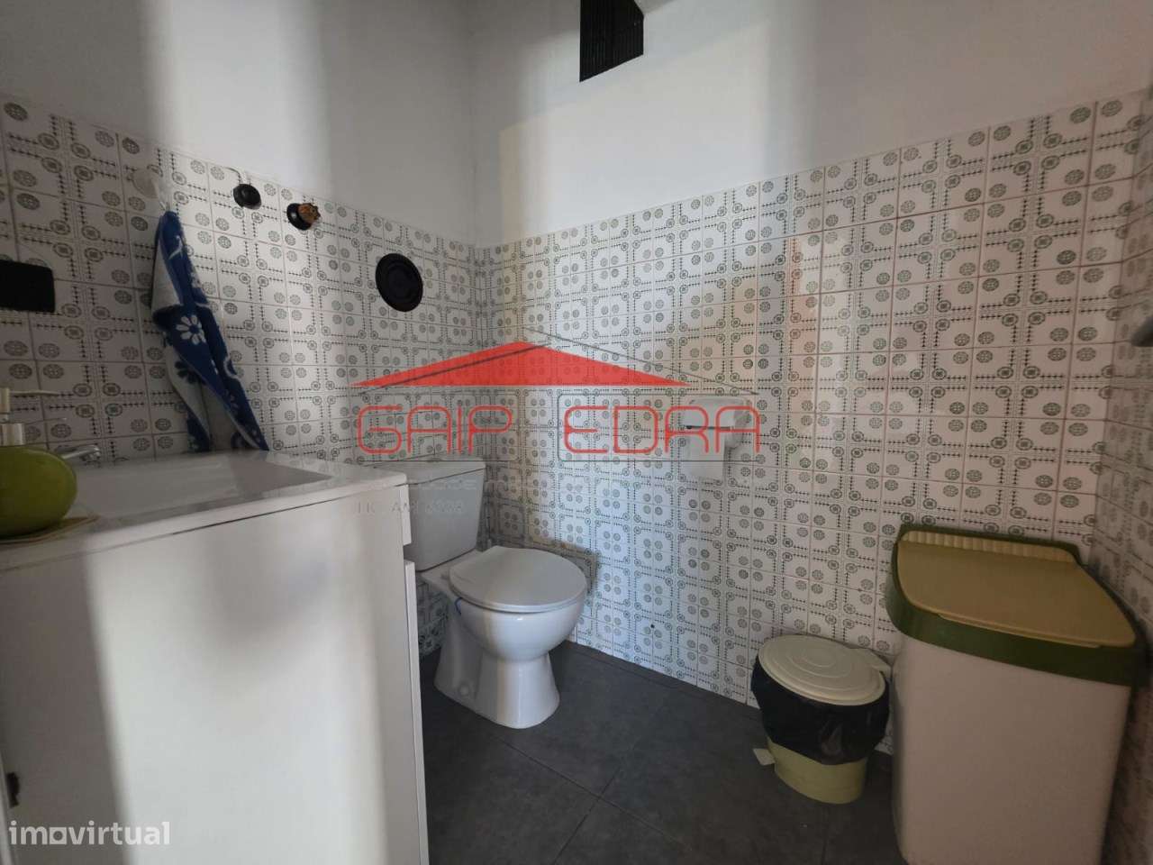 Moradia T4 com Jardim e Garagem em Lourosa-26