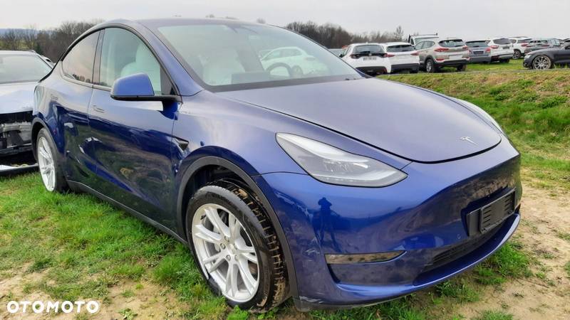 Tesla Y Model Long Range Dual Motor AWD - 3