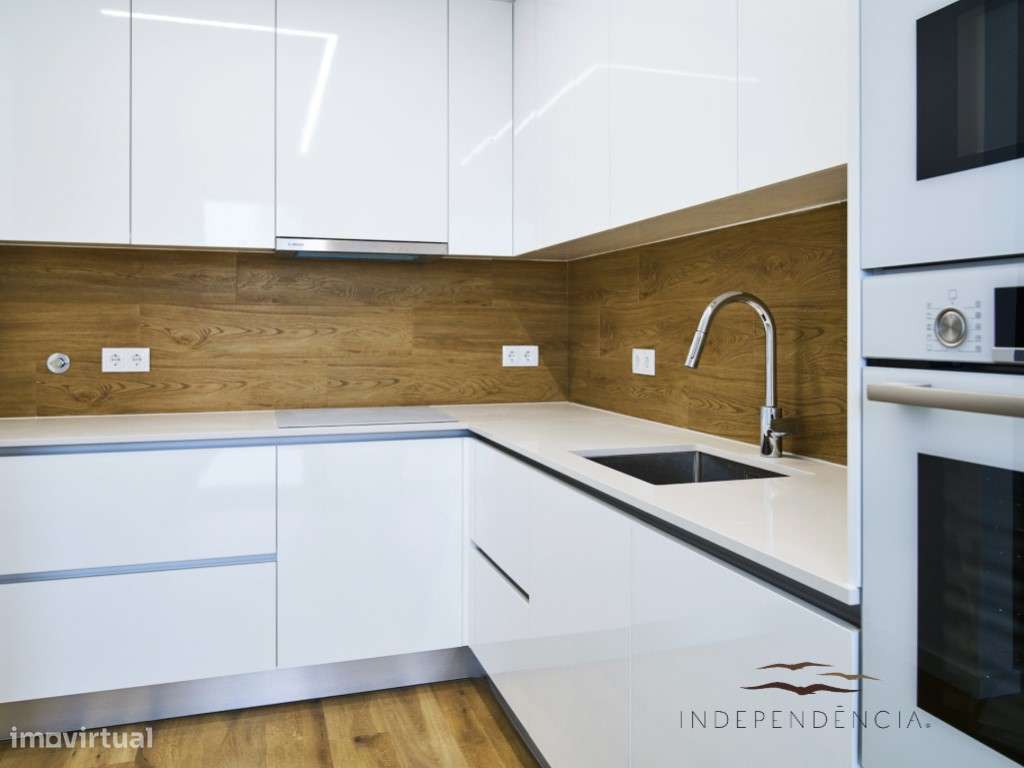 Edifício Independência- T2, r/c, excelentes áreas a 400 metros da p...-9