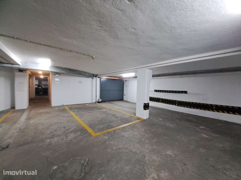 Parqueamento no CENTRO de Torres Vedras - Grande imagem: 3/24