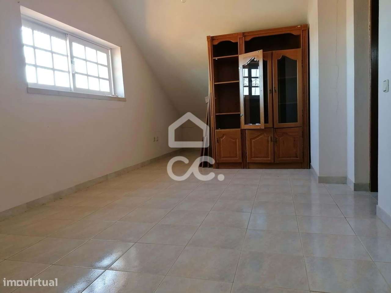 Moradia T5 em Vermelha – Cadaval, com Garagem, Adega e Terreno.-40