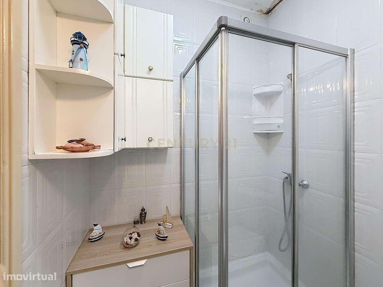 Apartamento T2 no Centro Histórico da Nazaré com Vista Mar-32
