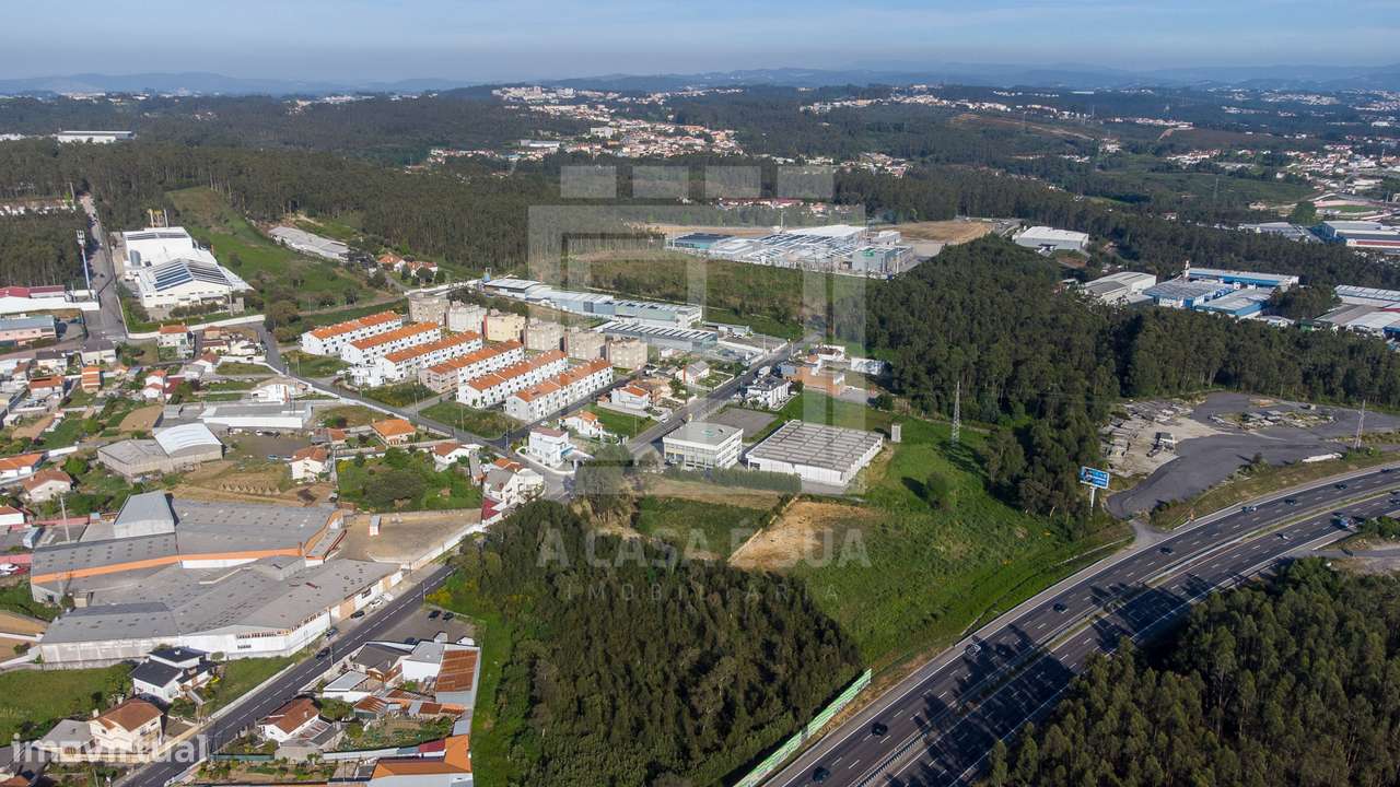Venda conjunta de 2 terrenos urbanos em Rio Meão, S.M. Feira-14
