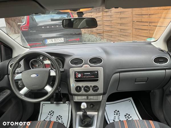 Ford Focus Turnier 1.6 16V Style+ - 6