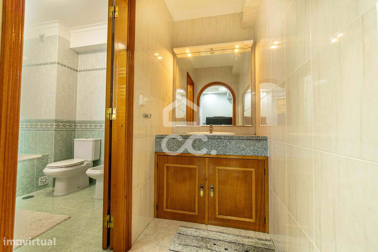 Apartamento T2 no Centro de Cacém-19