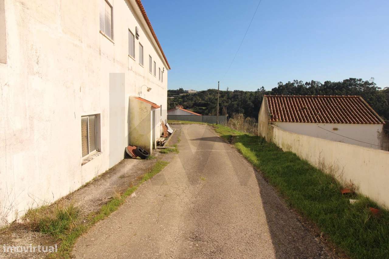 Armazém / Espaço Industrial com 477m2 em Lote de 2.147m2  MAFRA - Grande imagem: 2/25