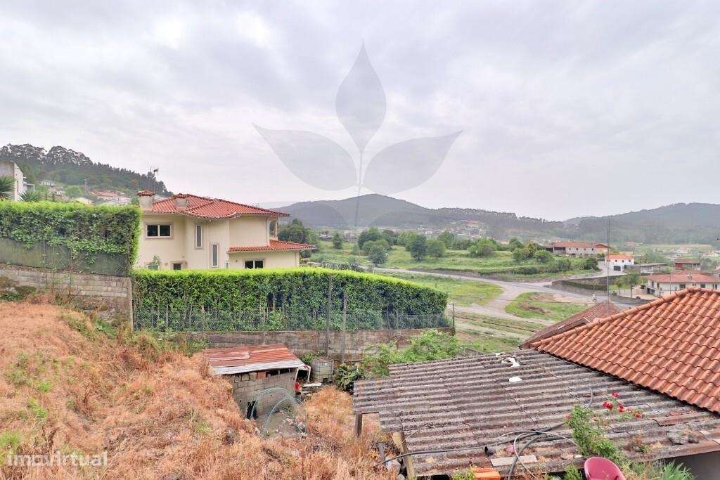 Quintinha em Escudeiros c/ aprox 3.200m2 e duas casas-3