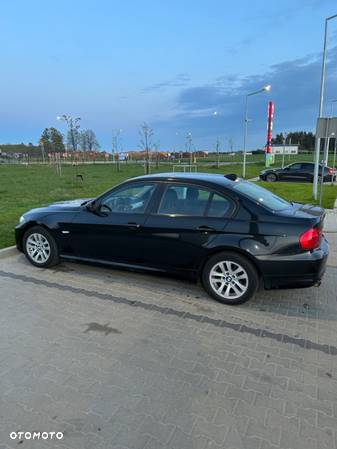 BMW Seria 3 318i - 4