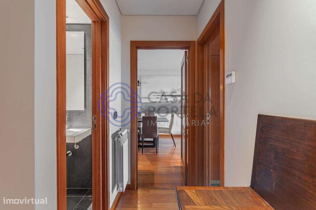 T2 Mobilado | Metro à Porta | Praia a 2 min | Garagem + Arrumos | Mato - Grande imagem: 5/19