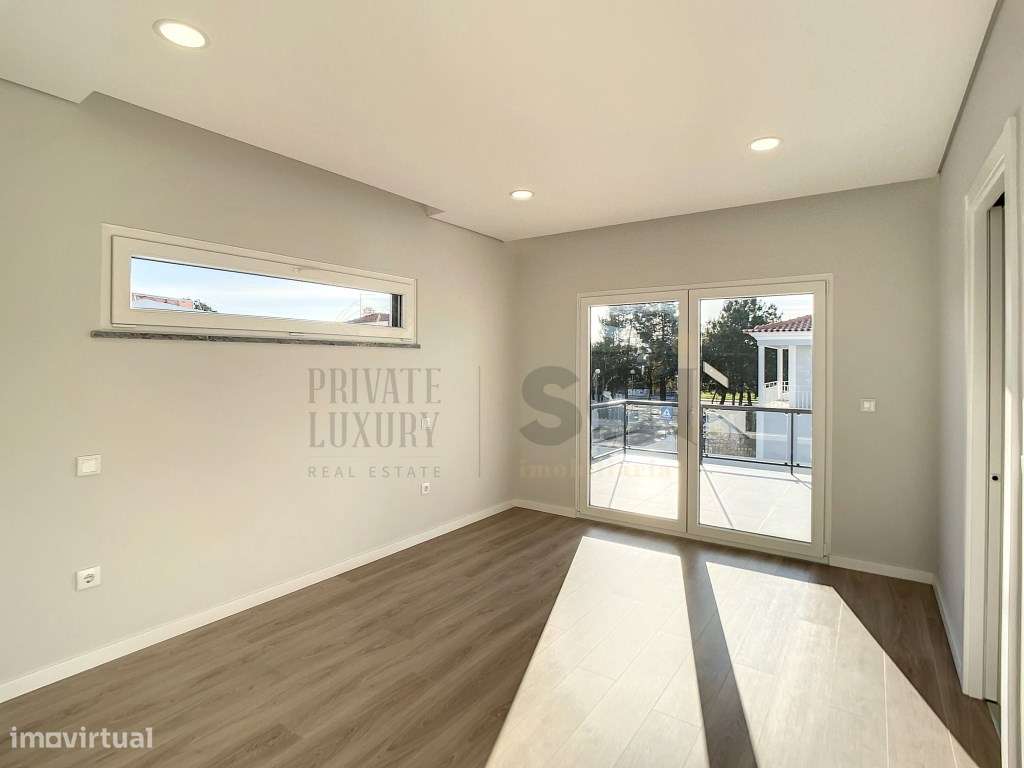 Moradia T3 Independente Térrea em Azeitão Garagem Piscina-36