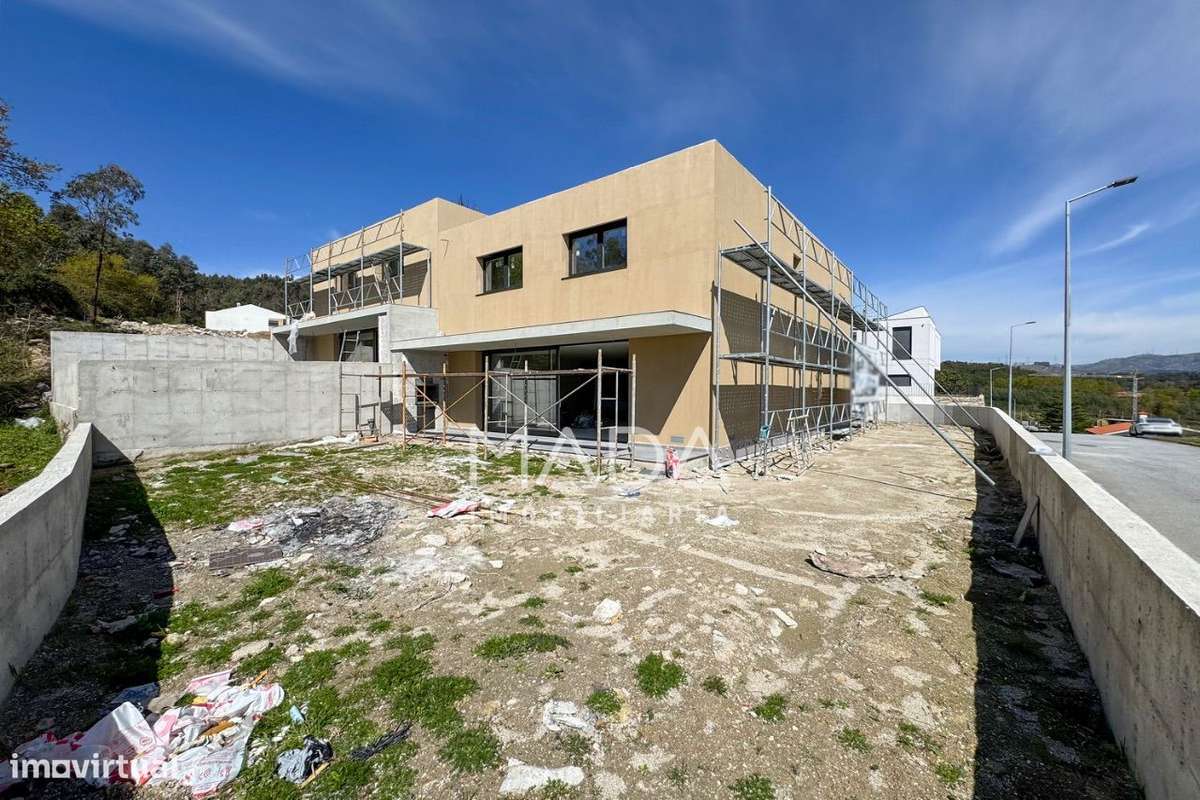 NOVAS Moradias em banda T3 (3 suites) c/garagem na Póvoa de Lanhoso - Grande imagem: 4/36