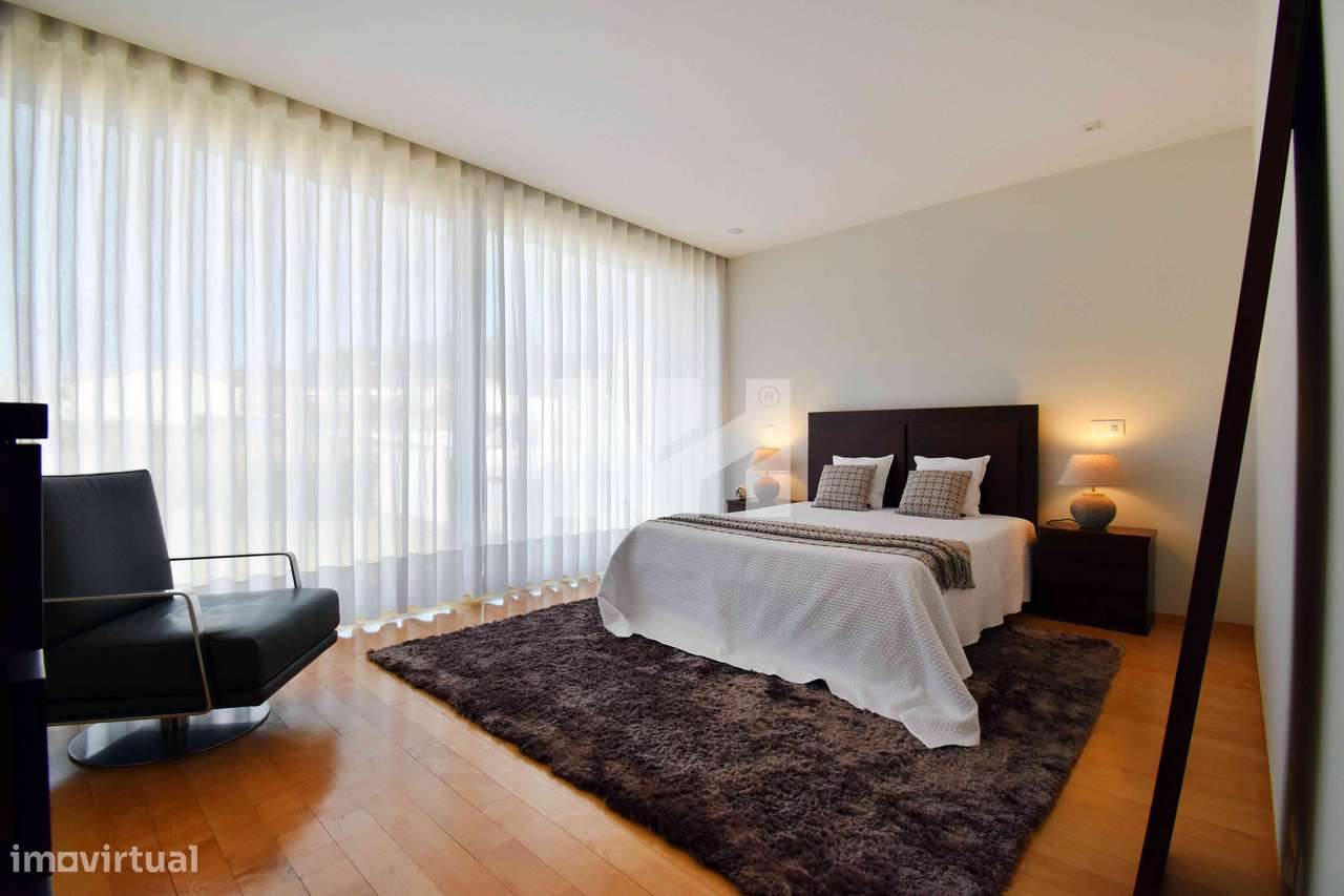 Moradia T4 | 4 Suites | Jardim | Centro | Maia-23