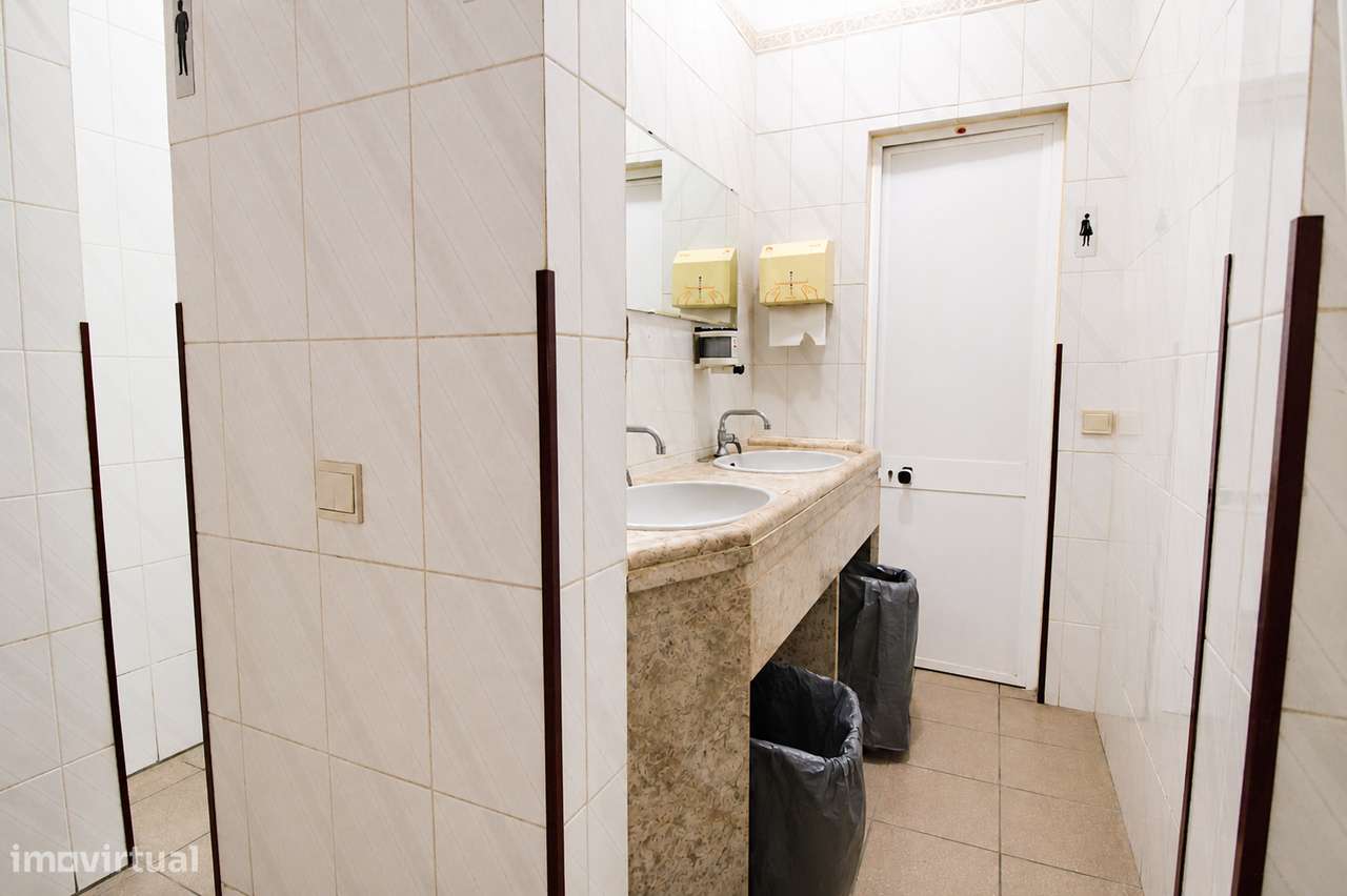Loja, 582 m², Riachos-6