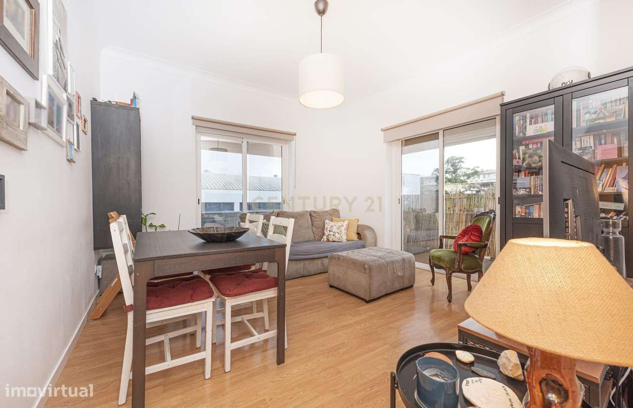 Apartamento de 4 assoalhadas no Largo do Mercado em Queluz - Grande imagem: 3/28