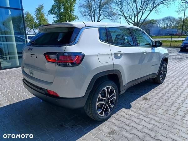 Jeep Compass - 8