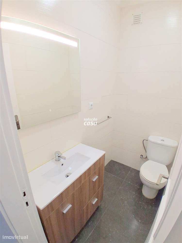 Apartamento T3 com Lugar de Garagem, localizado em Fânzeres!-9