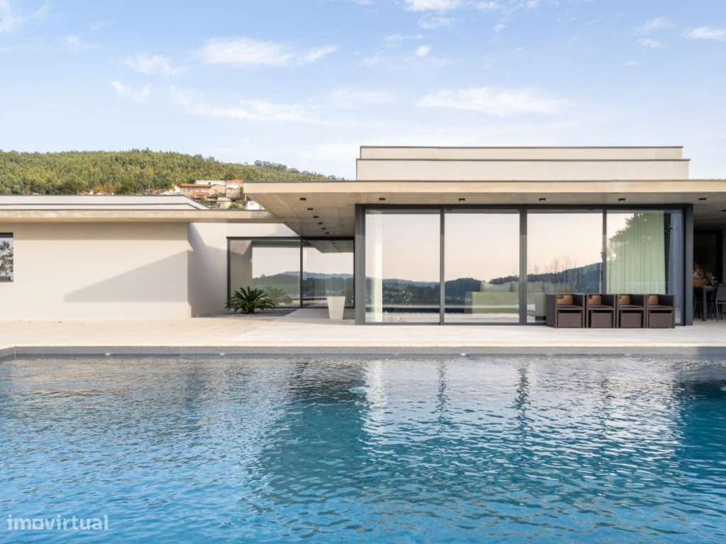 Moradia térrea V4+1 com piscina, ginásio e vistas panorâmicas sobre...-8