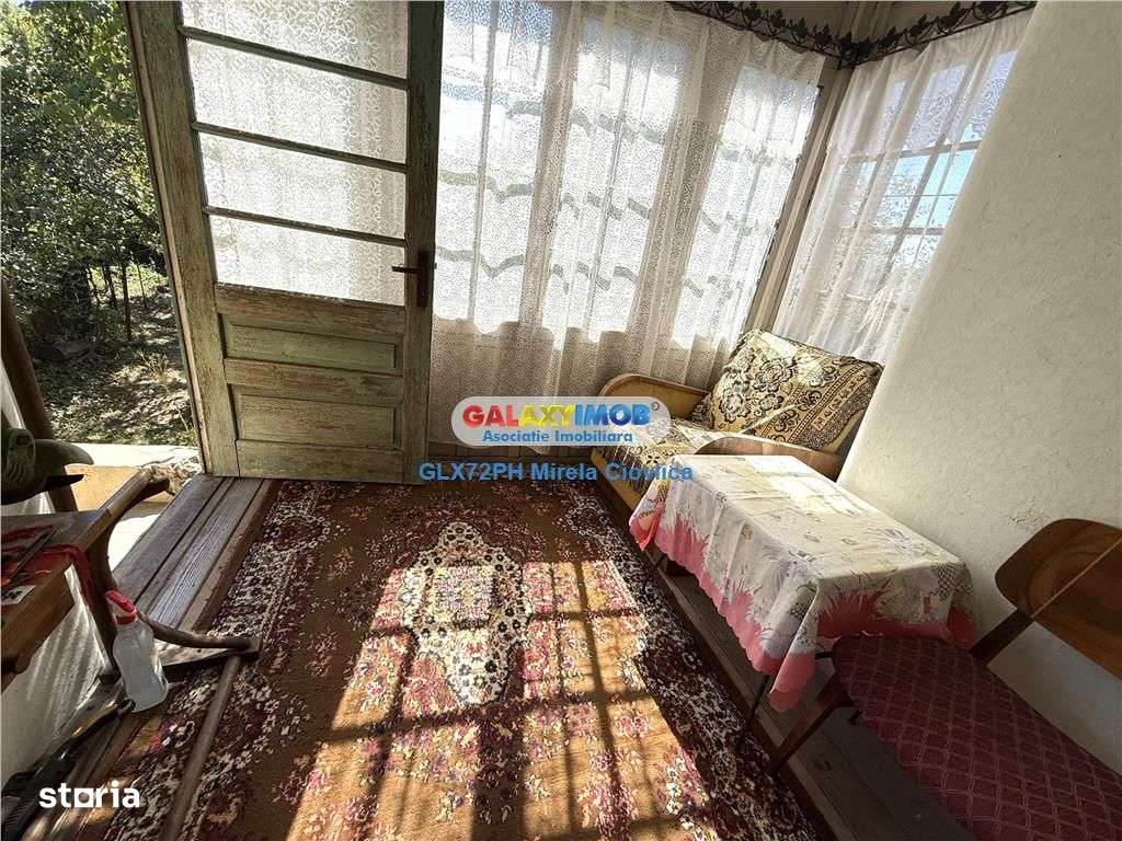 Vanzare casa batraneasca Baicoi Prahova - Imagine principală: 4/17