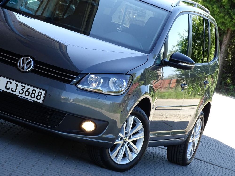 Volkswagen Touran II (2010-2015) 1.6 TDI DPF BlueMotion Technology DSG STYLE 2011
