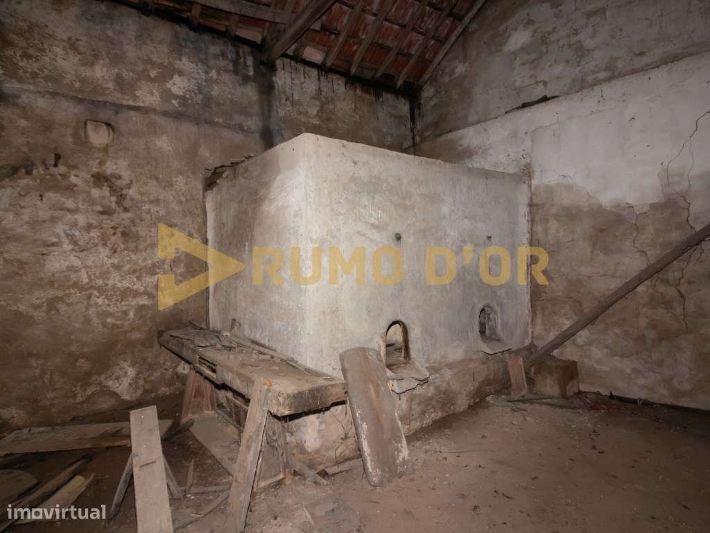 ADEGA PARA RECUPERAR - OLHALVO, ALENQUER-4