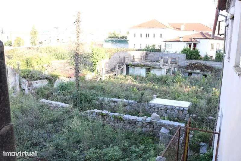 Imóvel constituido por 2 frações a 2 minutos do centro da cidade Braga-14