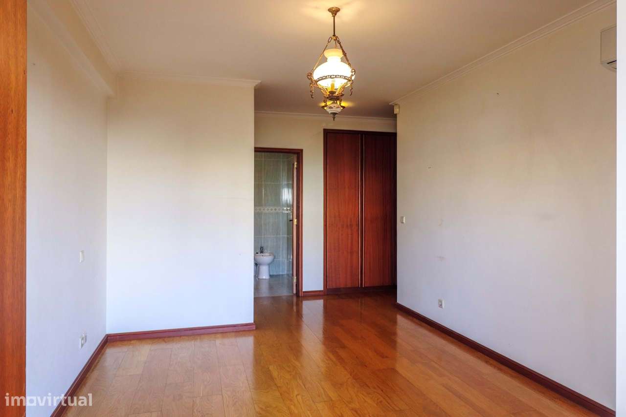 Apartamento T3 com suíte, em Sanguedo-9