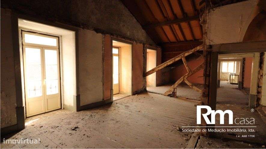 Magnifico prédio devoluto na Rua da Sofia, Largo do Terreiro da Erva-50