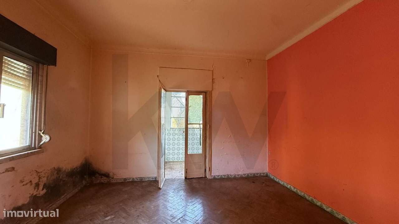 Moradia para reconstrução | Terreno 1.506 m2 | Vista campo | Periferia-24