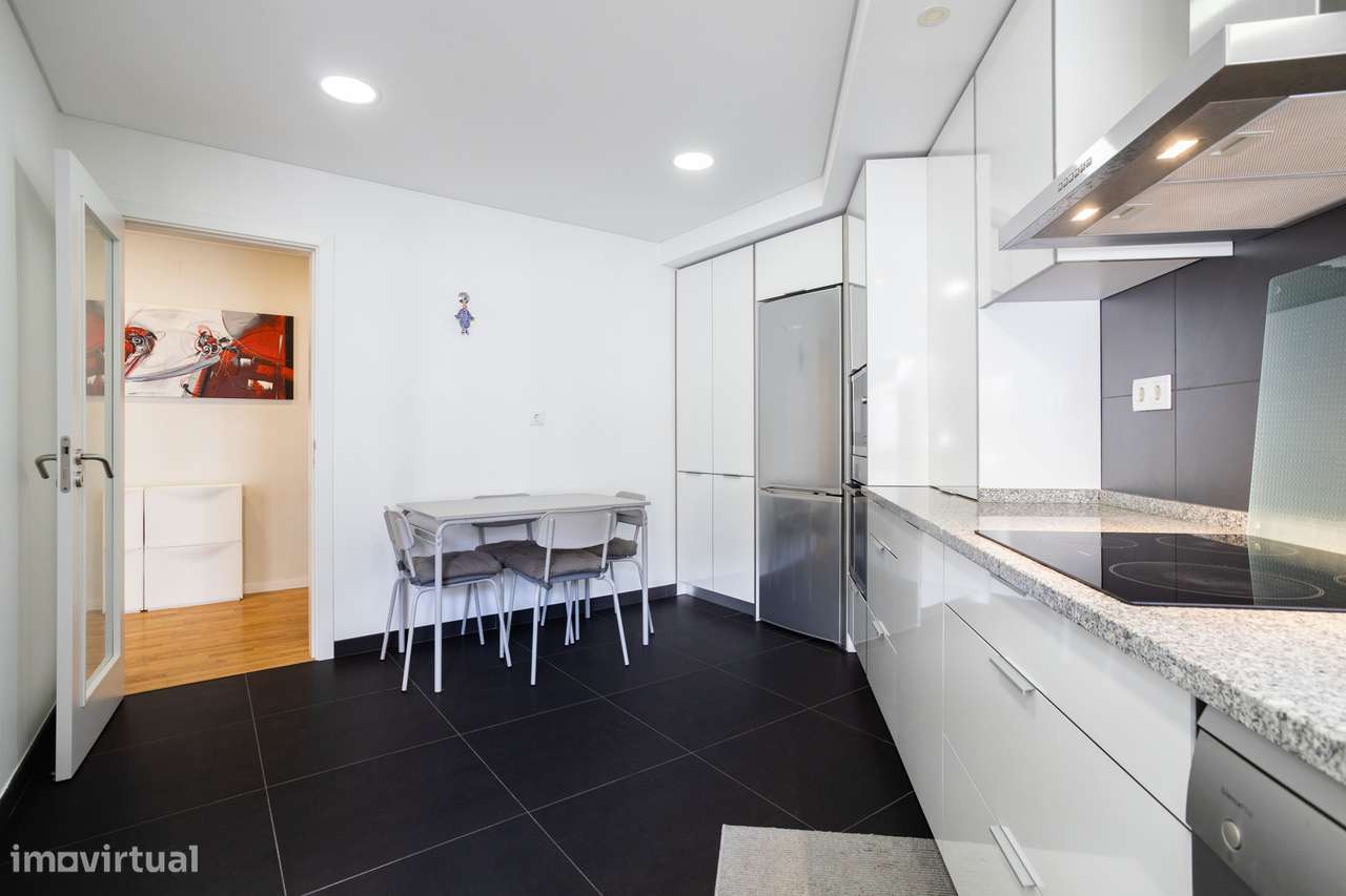 Apartamento T3 com 163 m², Box e Arrecadação-8