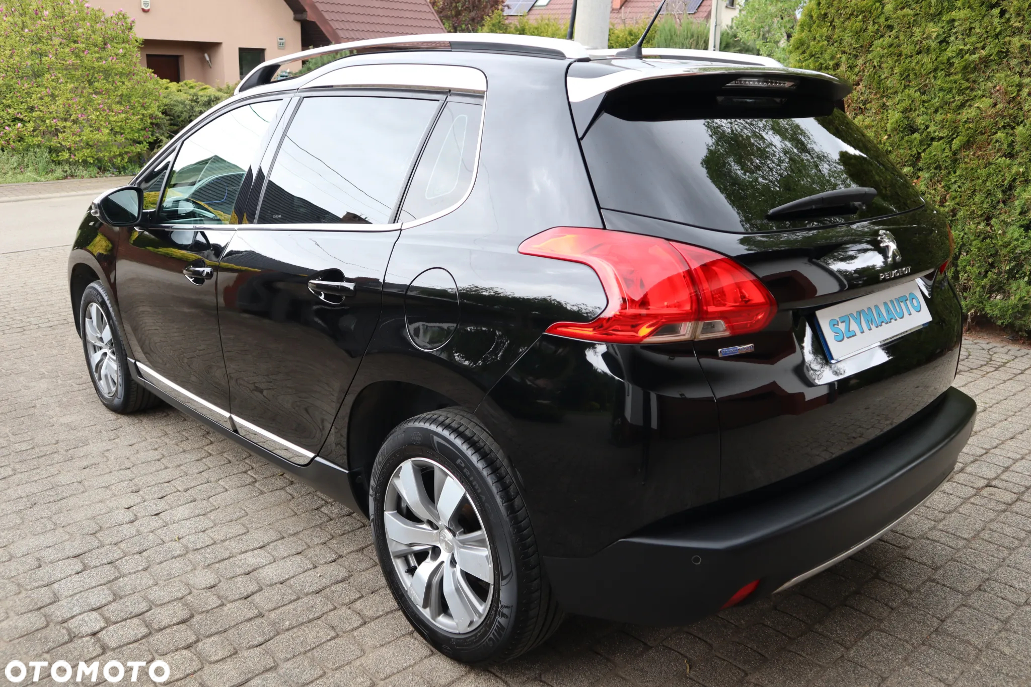 Peugeot 2008 1.2 Pure Tech Allure S&S - 3