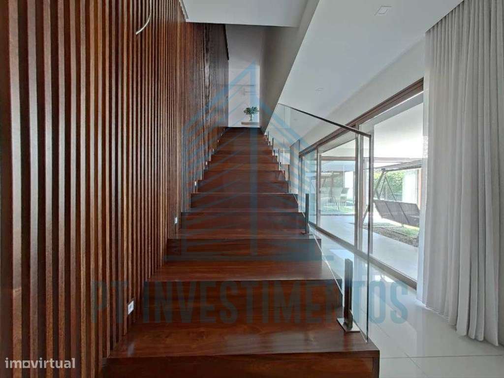 Moradia semi-nova T5+1 em Santa Joana - Aveiro-59