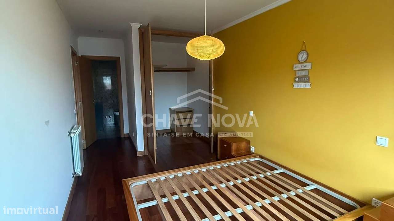 Apartamento T2 com garagem Box em Espinho (250m praia)-6