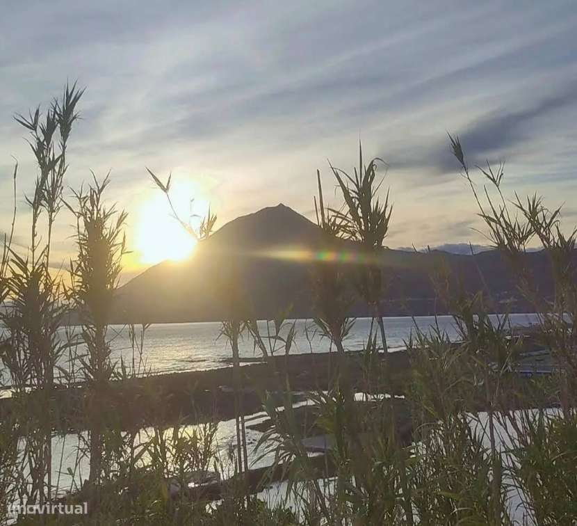 Terreno de 710m² com vistas para o mar e Montanha do Pico - Grande imagem: 4/6