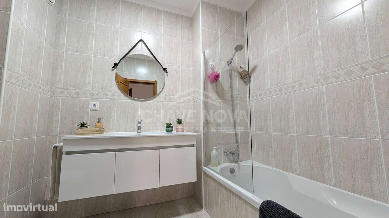 T1+1 Condomínio Reservado c/ Lugar de Garagem em Canidelo-10
