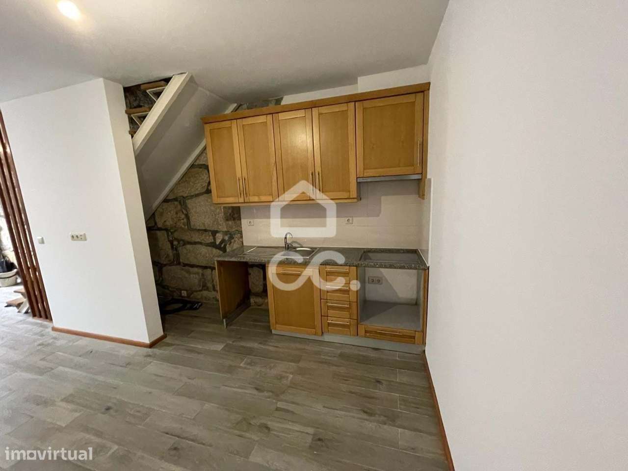 Moradia T2+1 Renovada Praça da Corujeira - Grande imagem: 4/30