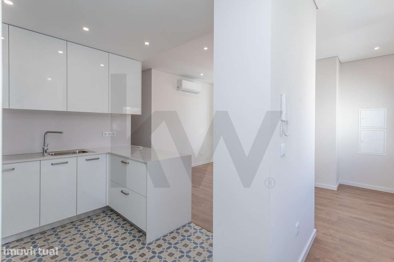 Apartamento com 1 suite, mais 2 quartos e wc, sala e cozinha equipada, - Grande imagem: 5/47