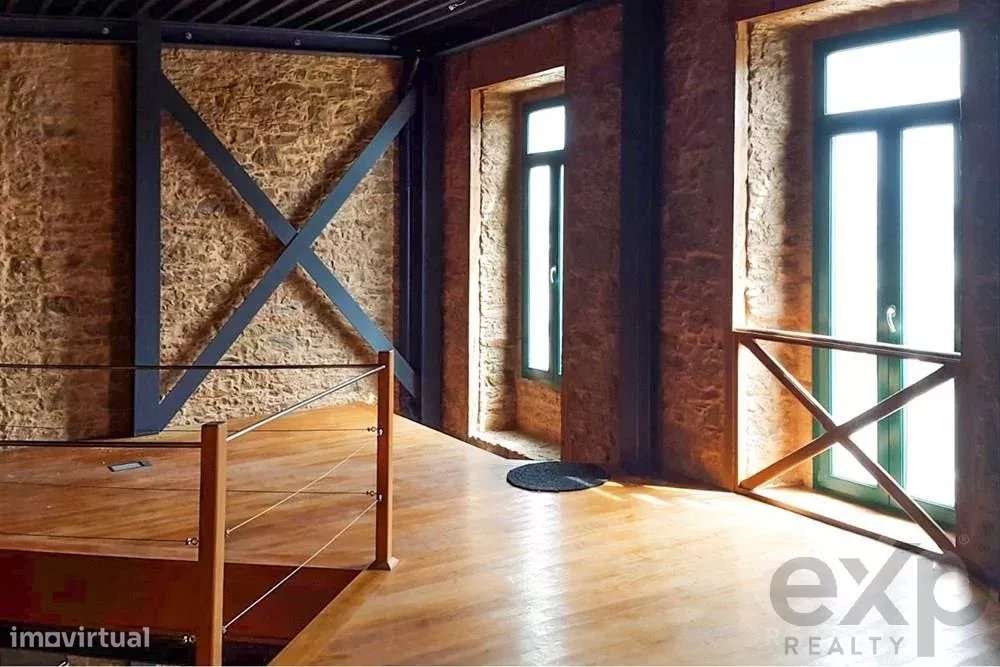 Prédio  habitacional /serviços de 249 m2- 1ª linha mar- Centro Peniche - Grande imagem: 4/24