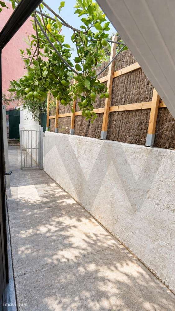 Apartamento T2 com espaço adicional independente | Almada-38