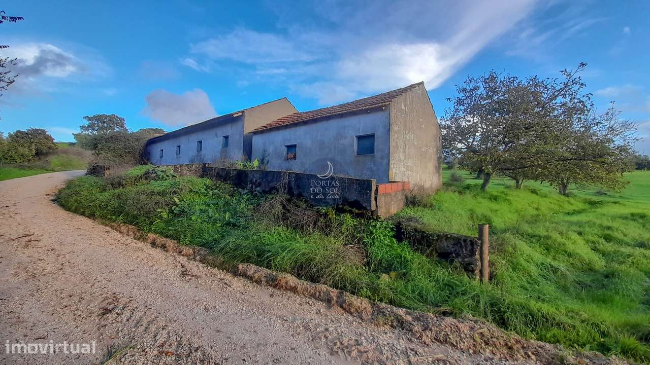 2 Armazéns e Alpendre em 2.040 m2 de Terreno. - Grande imagem: 2/6