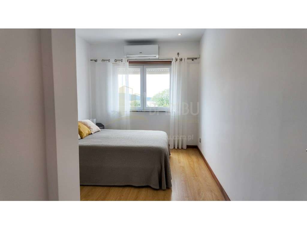 Seixas: T2 remodelado com vistas rio-16