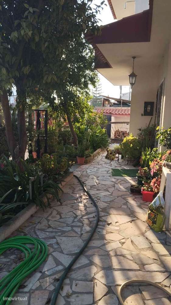 Moradia T5 na Quinta do Conde-26