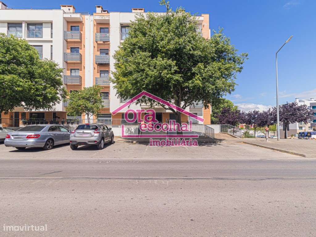 Apartamento T2 recente com 100 m2, Suíte e Parqueamento em Paio Pires!-20