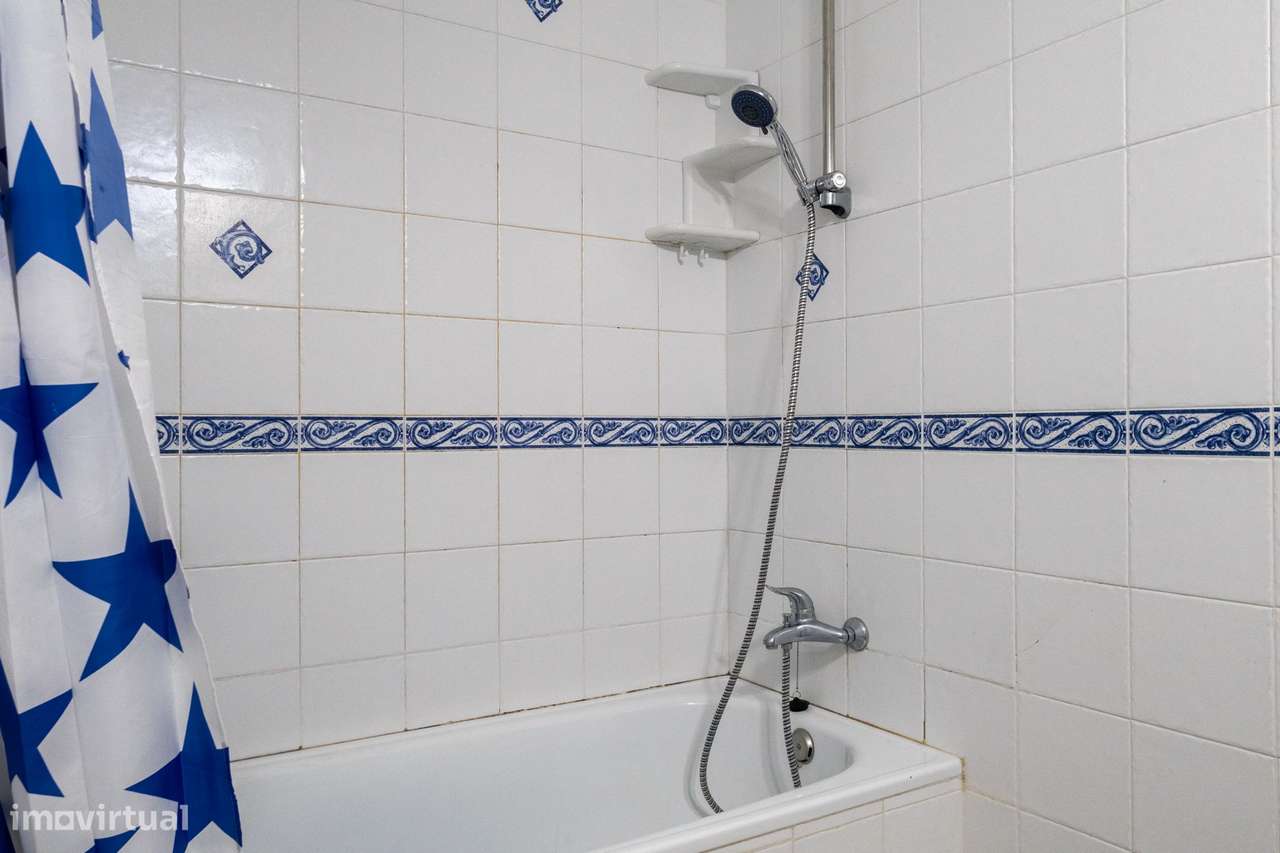 Apartamento T2 Espaçoso em Armação de Pêra com Garagem!-22
