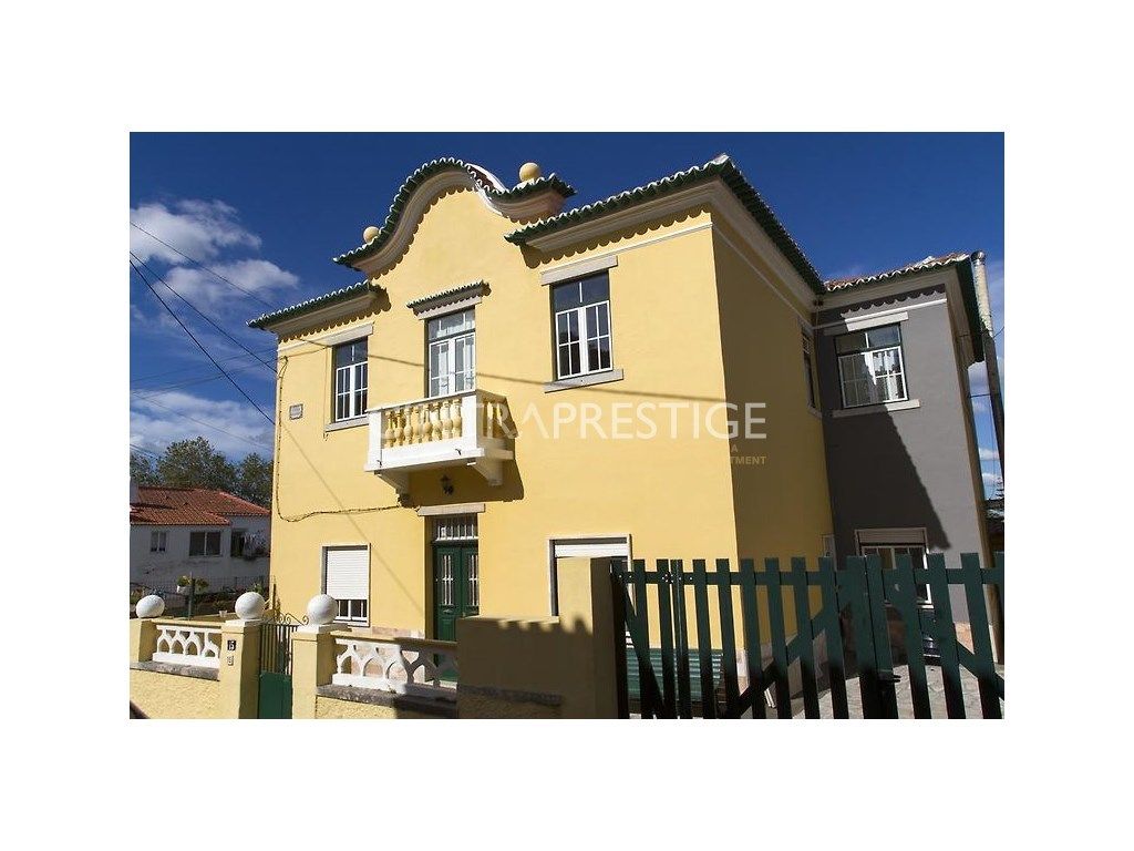 Casa Valdez. Casa histórica no Centro de Sintra - 1º. Piso