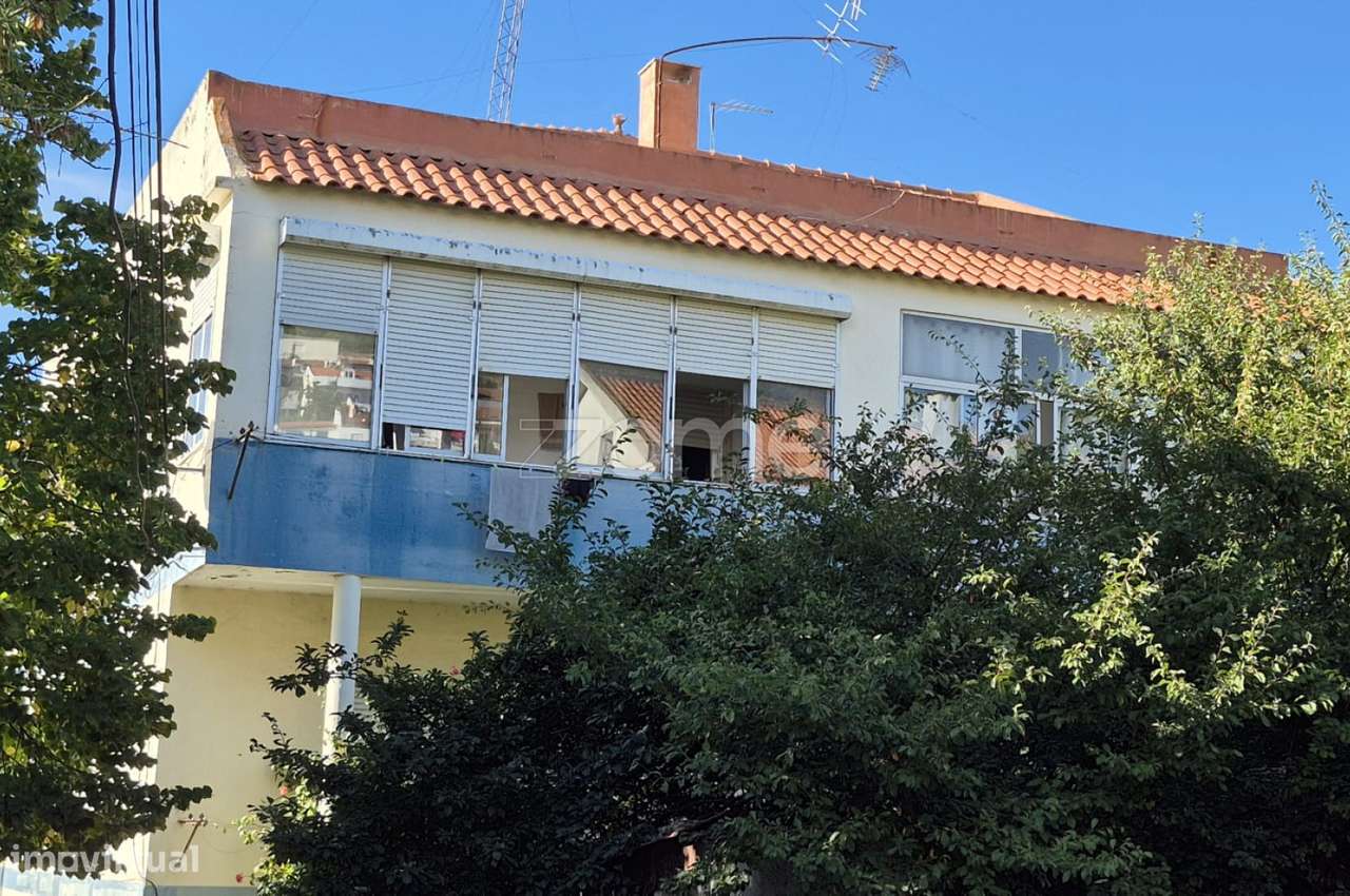 Venda Prédio c/ 3 pisos Encosta da Luz - Odivelas-15