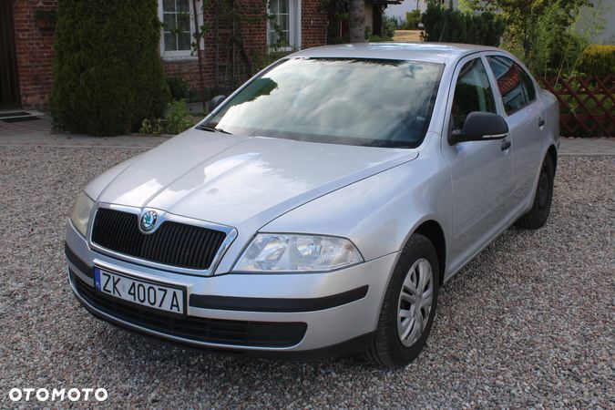 Skoda Octavia 1.6 Ambiente - 1