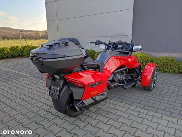 Can-Am Spyder - 10